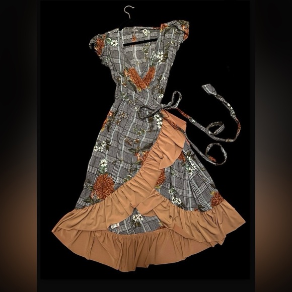 New Vintage Dresses & Skirts - Floral Houndstooth Wrap Dress